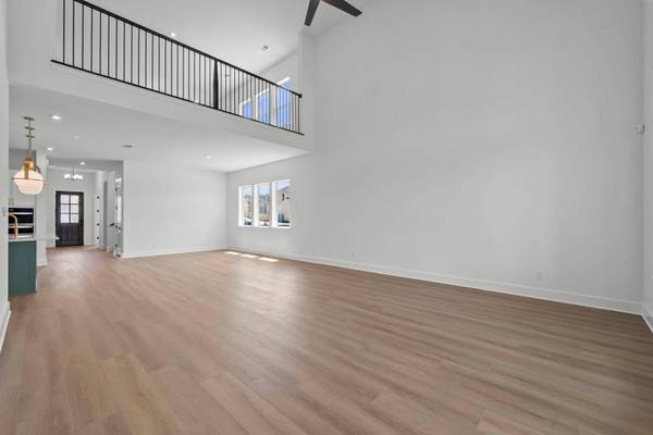 128 Ensberg LN, Liberty Hill, TX 78642