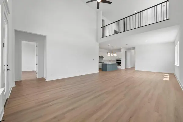 128 Ensberg LN, Liberty Hill, TX 78642
