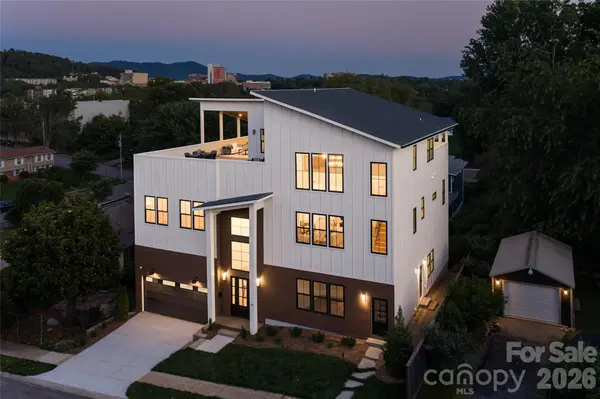 6 Dailey DR, Asheville, NC 28801