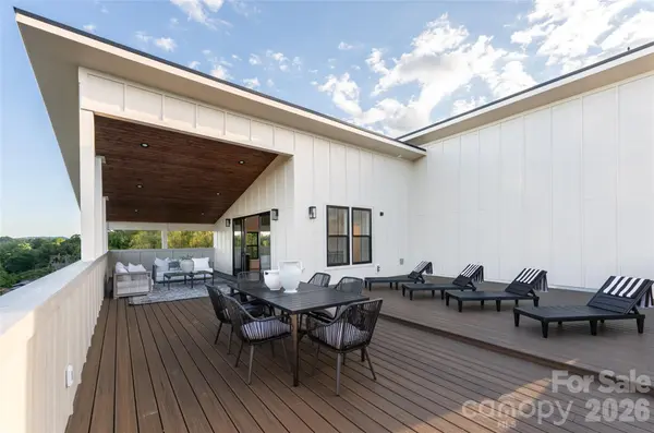 6 Dailey DR, Asheville, NC 28801