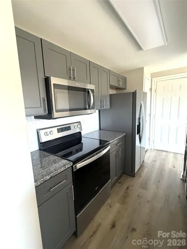 1604 Arlyn CIR #J, Charlotte, NC 28213