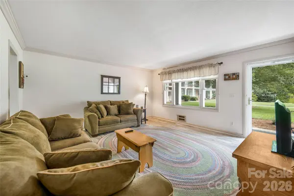 102 Boyd DR #2A, Flat Rock, NC 28731