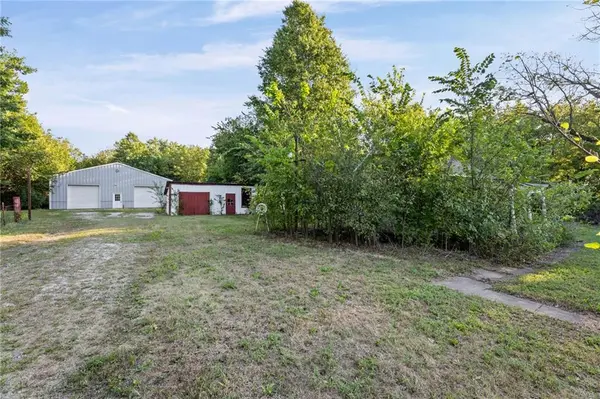 39041 Railroad AVE, Osawatomie, KS 66064