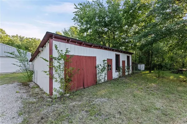 39041 Railroad AVE, Osawatomie, KS 66064