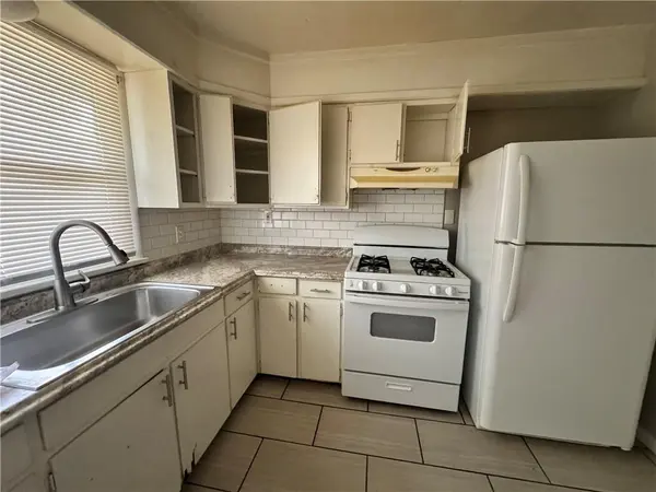 7804 E 92nd TER, Kansas City, MO 64138