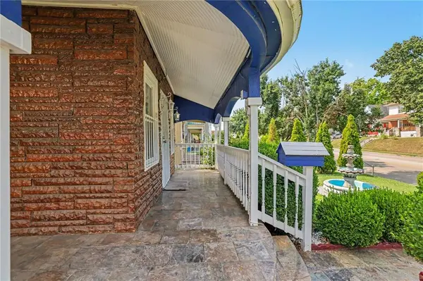 909 Central AVE, Kansas City, KS 66101