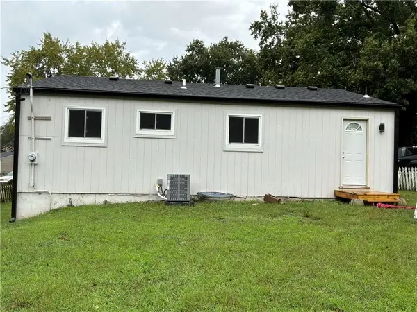 3504 Sloan DR, Kansas City, KS 66104