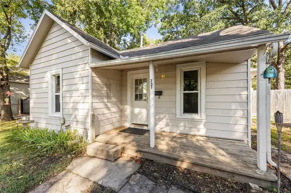 731 S Locust ST, Ottawa, KS 66067