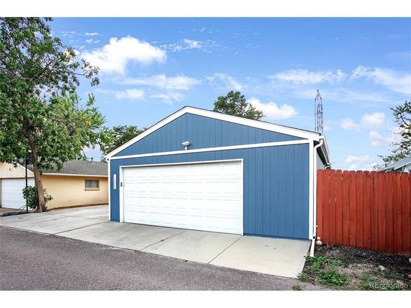 1030 S Kearney, Denver, CO 80224