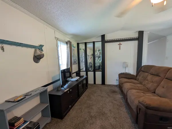 407 W 7th ST, Monroe City, IN 47557