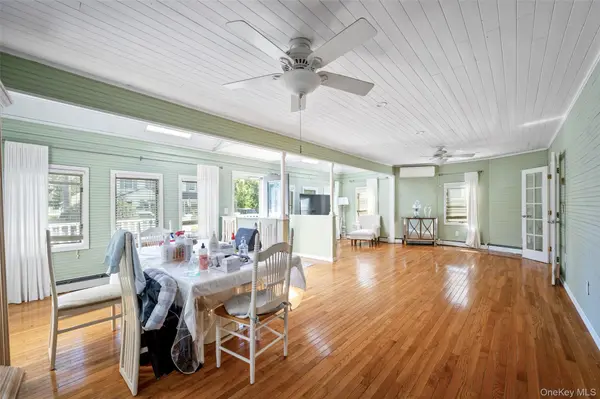 9 Watson ST, East Islip, NY 11730