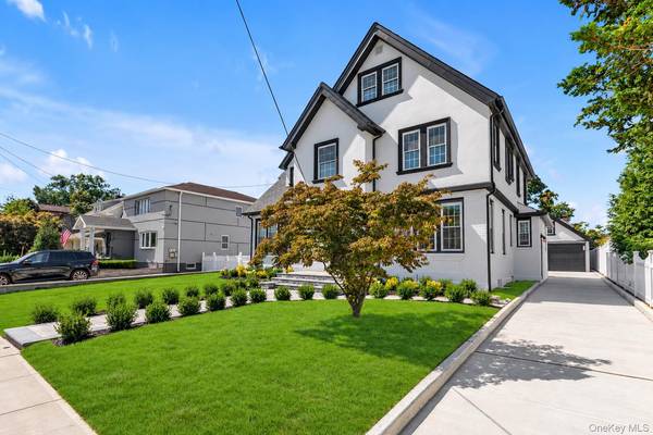 27 2nd ST, Lynbrook, NY 11563