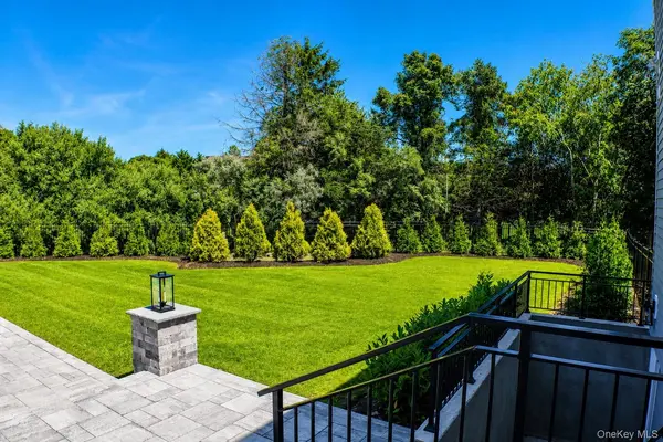 25 Jareds PATH, Brookhaven, NY 11719