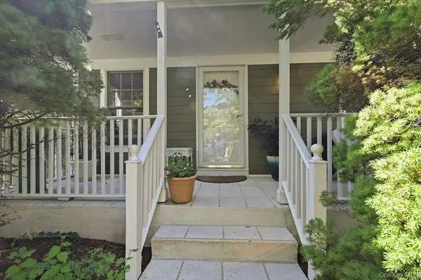 985 Silver Colt RD, Cutchogue, NY 11935