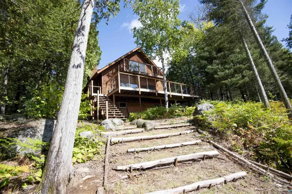 89 Voyageurs Point Rd, Grand Marais, MN 55604