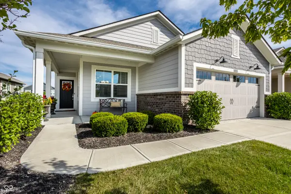 818 Ehrlich LN, Westfield, IN 46074