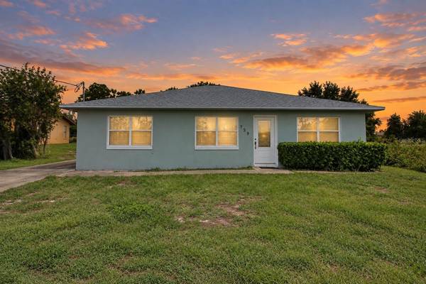 739 LAKE JUNE RD, Lake Placid, FL 33852