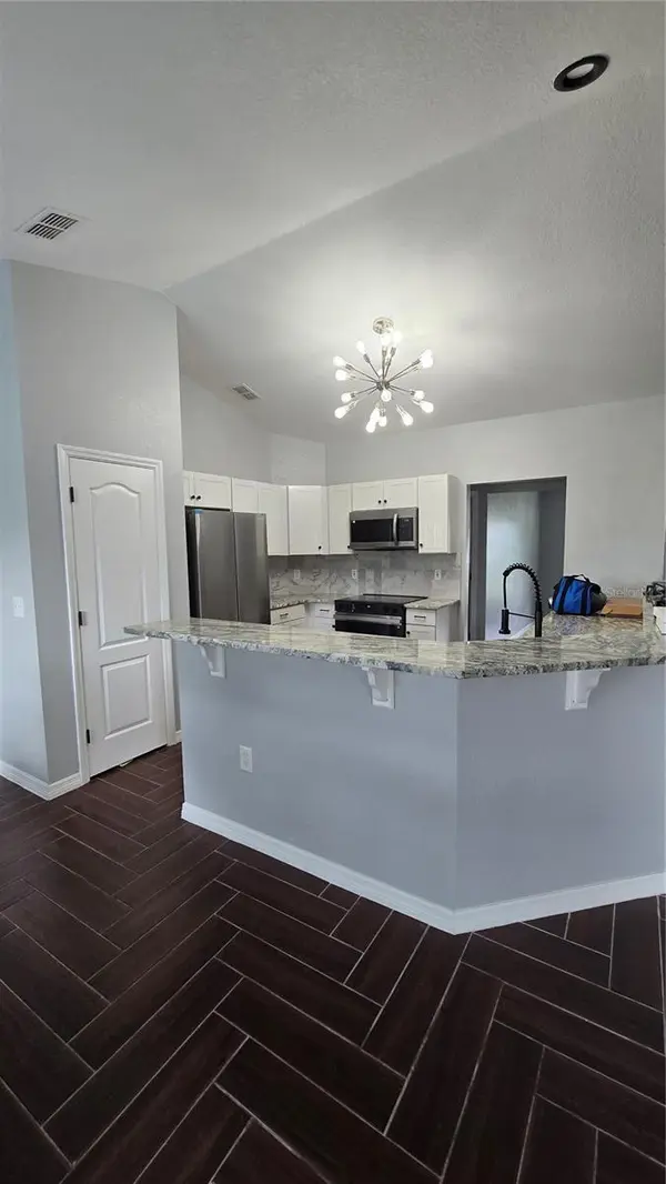 7704 CANTERBURY CIR, Lakeland, FL 33810