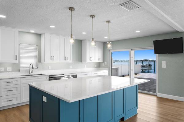 7989 CAUSEWAY BLVD N, St Petersburg, FL, 33707 photo 12