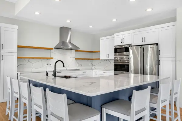 6900 BOCHI CIR, Sarasota, FL 34242