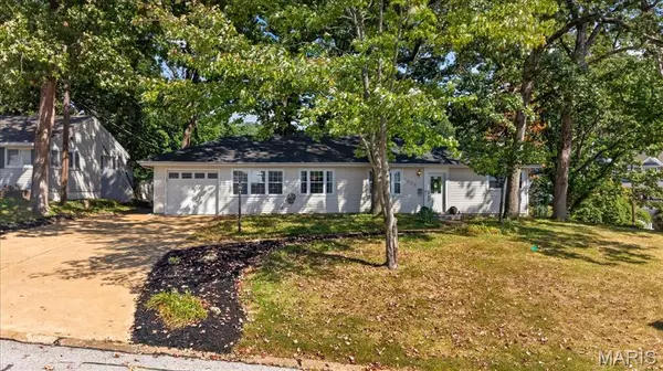 1098 Etherton DR, Crestwood, MO 63126