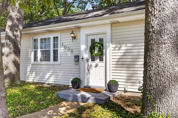 1098 Etherton DR, Crestwood, MO 63126