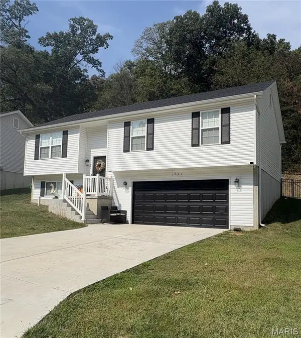 1735 Cherry Blossom CT, Pevely, MO 63070