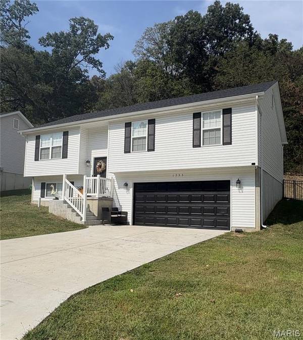 1735 Cherry Blossom CT, Pevely, MO 63070