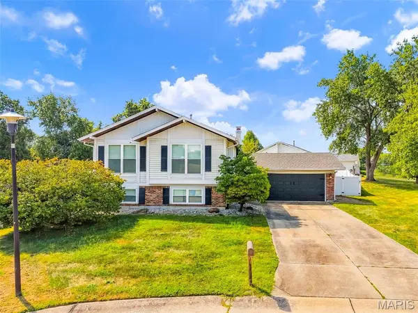 1128 Spencer RD, St Peters, MO 63376