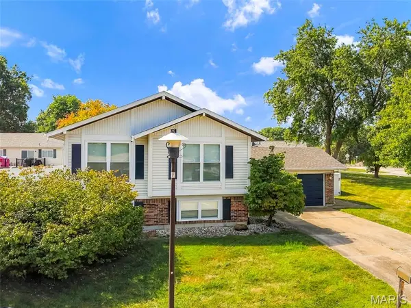 1128 Spencer RD, St Peters, MO 63376
