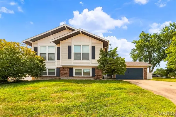 1128 Spencer RD, St Peters, MO 63376