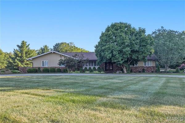 258 Yaeger Lake TRL, Litchfield, IL 62056