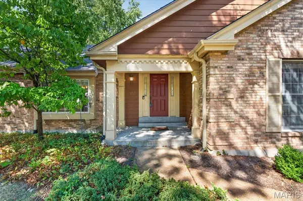 1573 Carman Valley DR, Ballwin, MO 63021