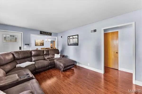 15 Pine TRL, Fairview Heights, IL 62208