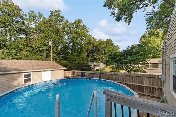 15 Pine TRL, Fairview Heights, IL 62208