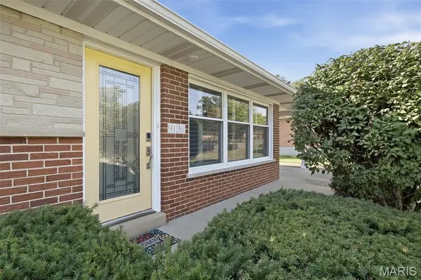 9132 Clydesdale DR, St Louis, MO 63126