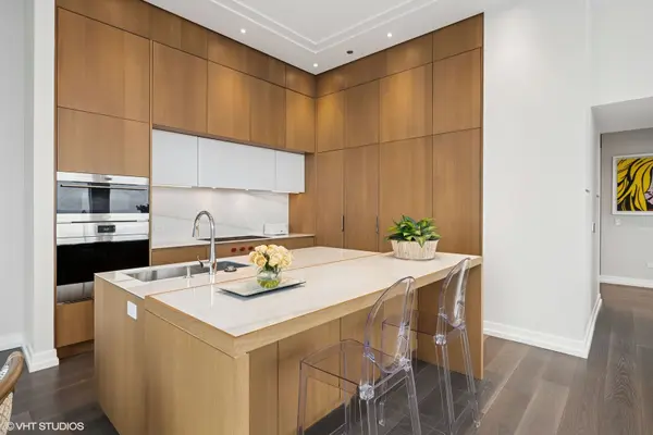 14 W Superior ST #4403, Chicago, IL 60654