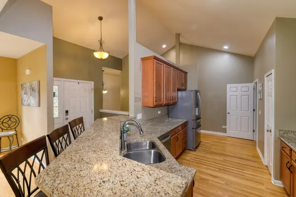 1195 Freedom RD, Elburn, IL 60119