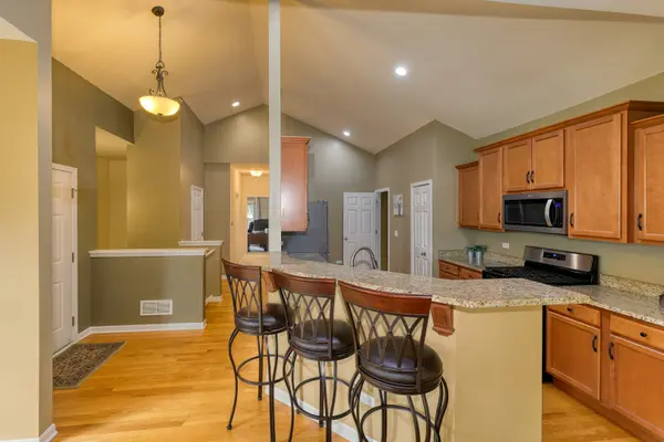 1195 Freedom RD, Elburn, IL 60119