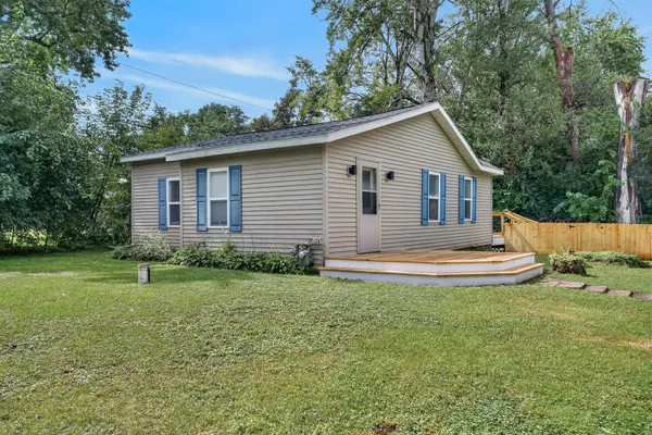 521 Elaine TER, Lakemoor, IL 60051