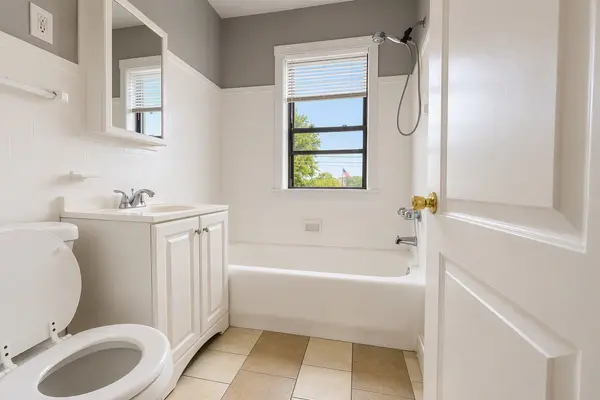 911 E 85th ST #3E, Chicago, IL 60619