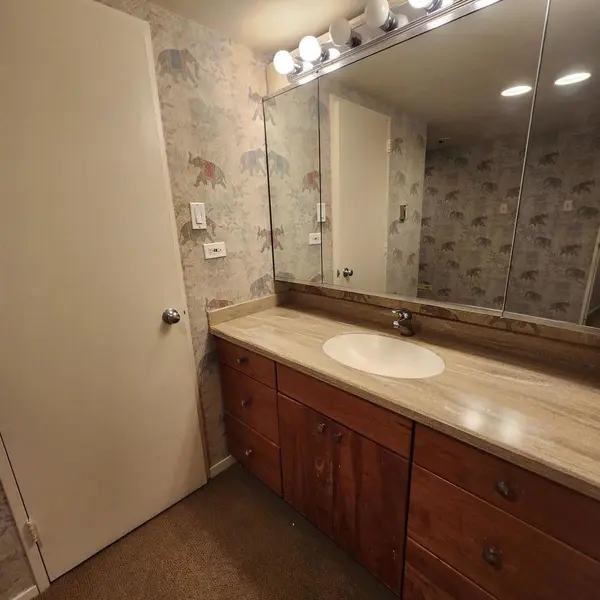 175 E Delaware PL #8508, Chicago, IL 60611
