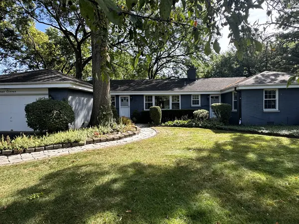 311 N Mac Arthur BLVD, Mount Prospect, IL 60056