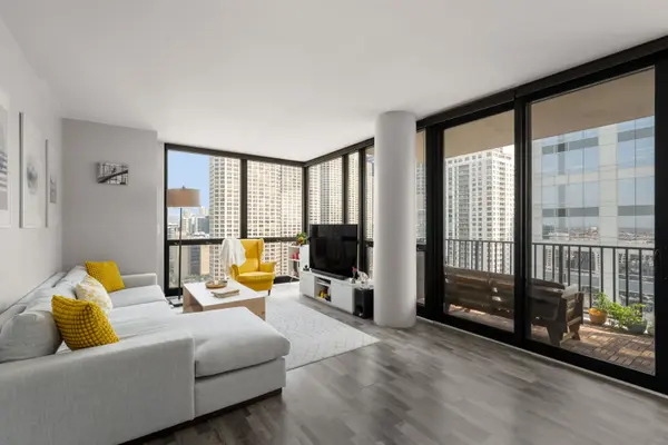 210 S DES PLAINES ST #1901, Chicago, IL 60661