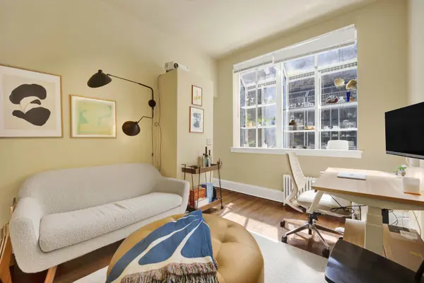 63 E Cedar ST #4B, Chicago, IL 60611