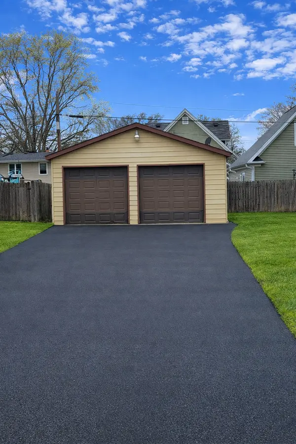 319 N Lord AVE, Carpentersville, IL 60110