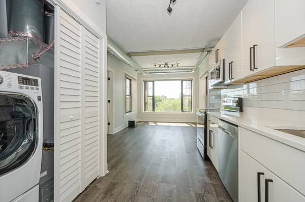 7645 N SHERIDAN RD #415, Chicago, IL 60626