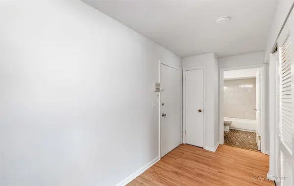1610 W Jarvis AVE #AA, Chicago, IL 60626
