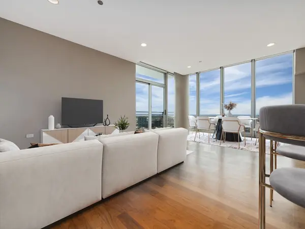 737 W Washington BLVD #3608, Chicago, IL 60661