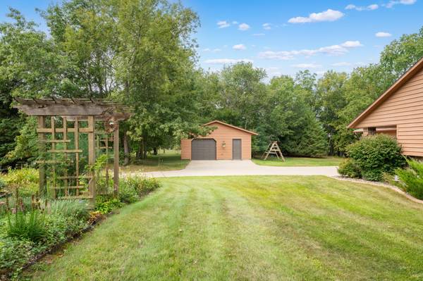 2191 68th ST NW, Rochester, MN 55901